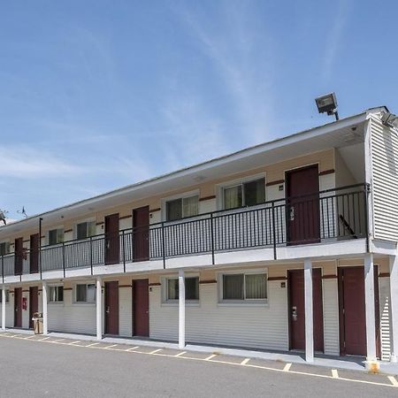 Red Roof Inn Neptune - Jersey Shore Buitenkant foto