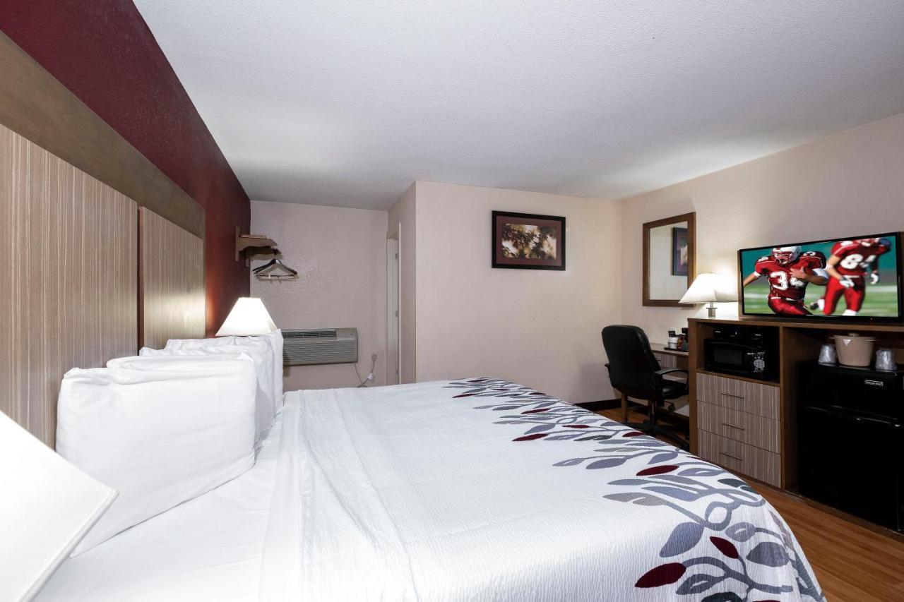 Red Roof Inn Neptune - Jersey Shore Buitenkant foto